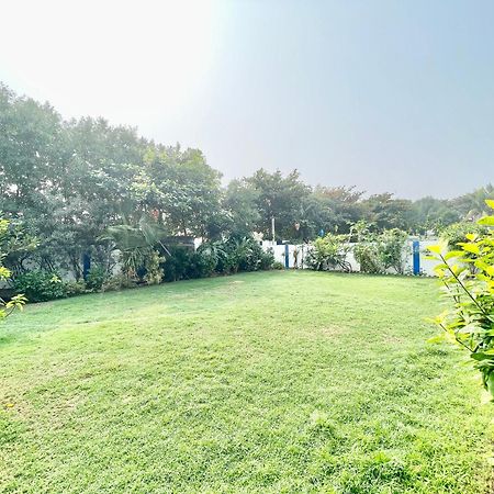 Hotel V-I Near Sea , Puri Private-Park -Gym-Spa Fully-Airconditioned-Hotel Lift-And-Parking-Facilities Breakfast-Included Экстерьер фото