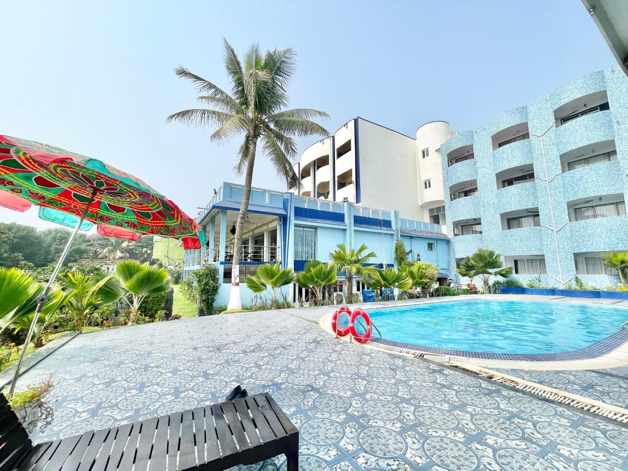 Hotel V-I Near Sea , Puri Private-Park -Gym-Spa Fully-Airconditioned-Hotel Lift-And-Parking-Facilities Breakfast-Included Экстерьер фото