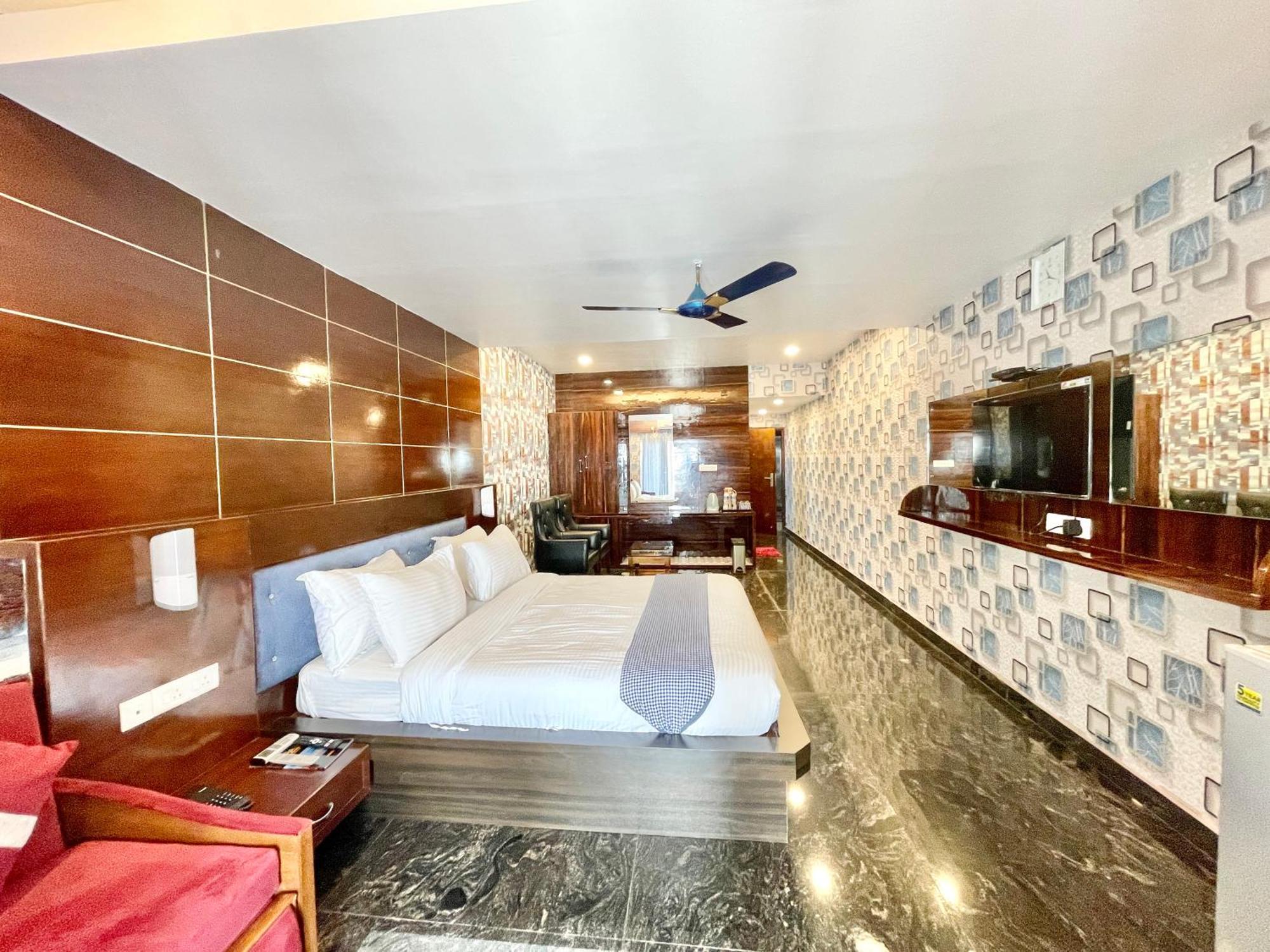 Hotel V-I Near Sea , Puri Private-Park -Gym-Spa Fully-Airconditioned-Hotel Lift-And-Parking-Facilities Breakfast-Included Экстерьер фото