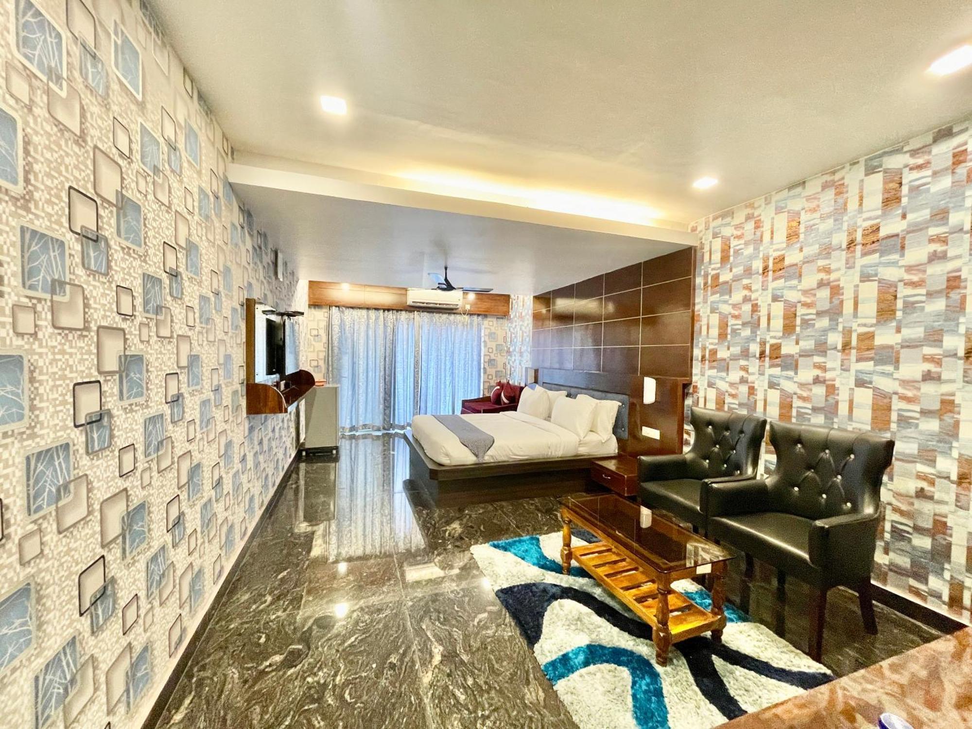 Hotel V-I Near Sea , Puri Private-Park -Gym-Spa Fully-Airconditioned-Hotel Lift-And-Parking-Facilities Breakfast-Included Экстерьер фото