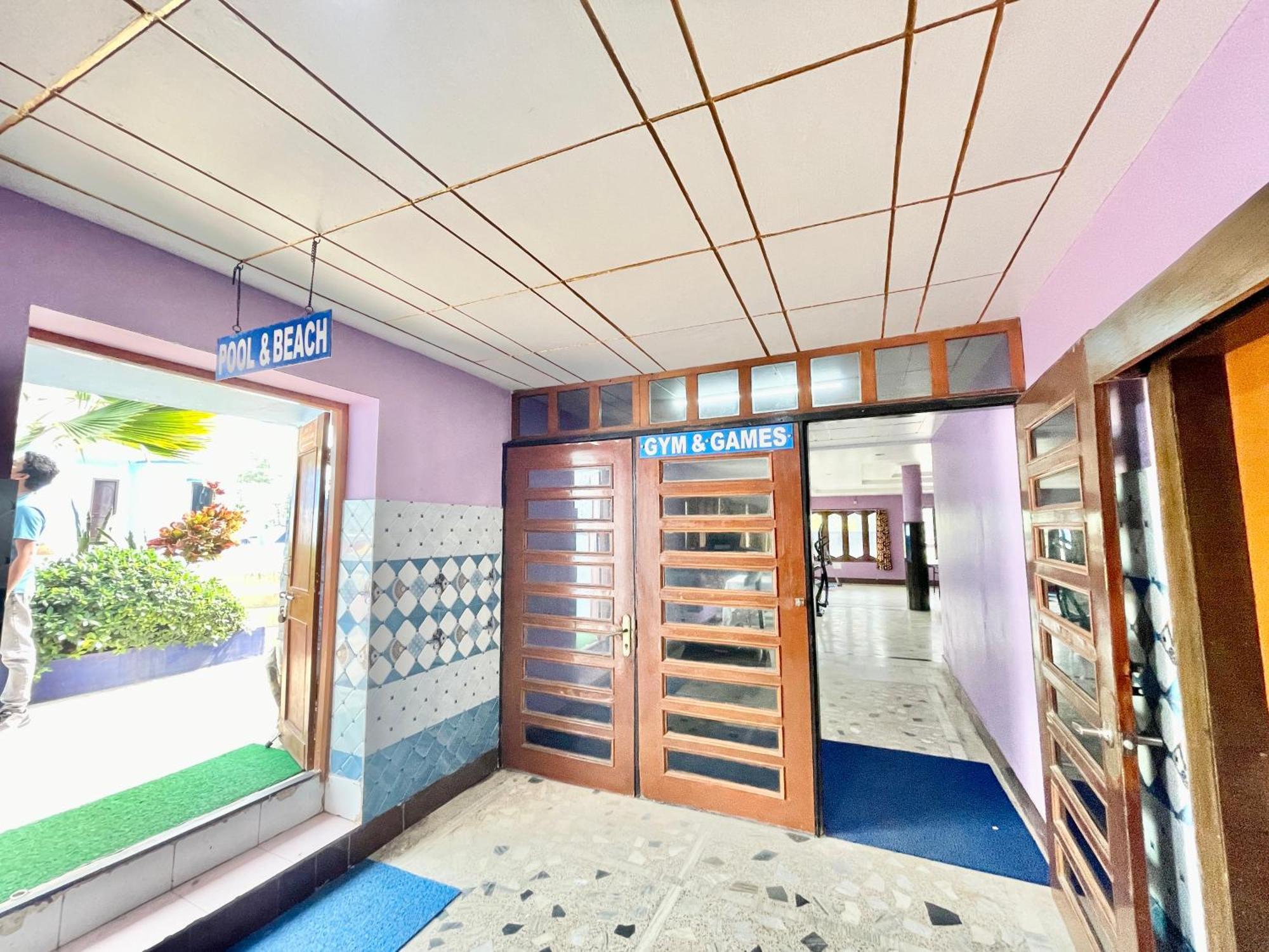 Hotel V-I Near Sea , Puri Private-Park -Gym-Spa Fully-Airconditioned-Hotel Lift-And-Parking-Facilities Breakfast-Included Экстерьер фото