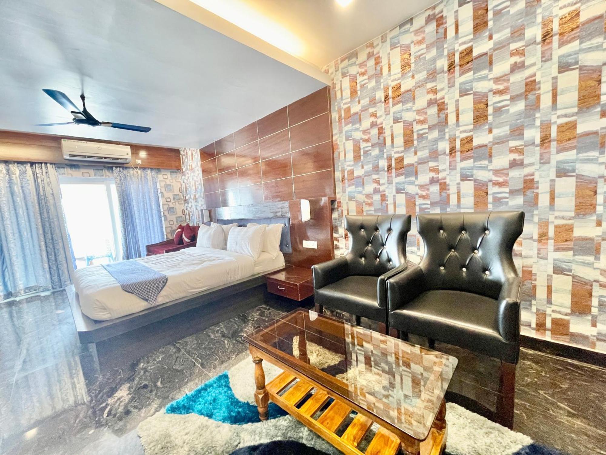 Hotel V-I Near Sea , Puri Private-Park -Gym-Spa Fully-Airconditioned-Hotel Lift-And-Parking-Facilities Breakfast-Included Экстерьер фото