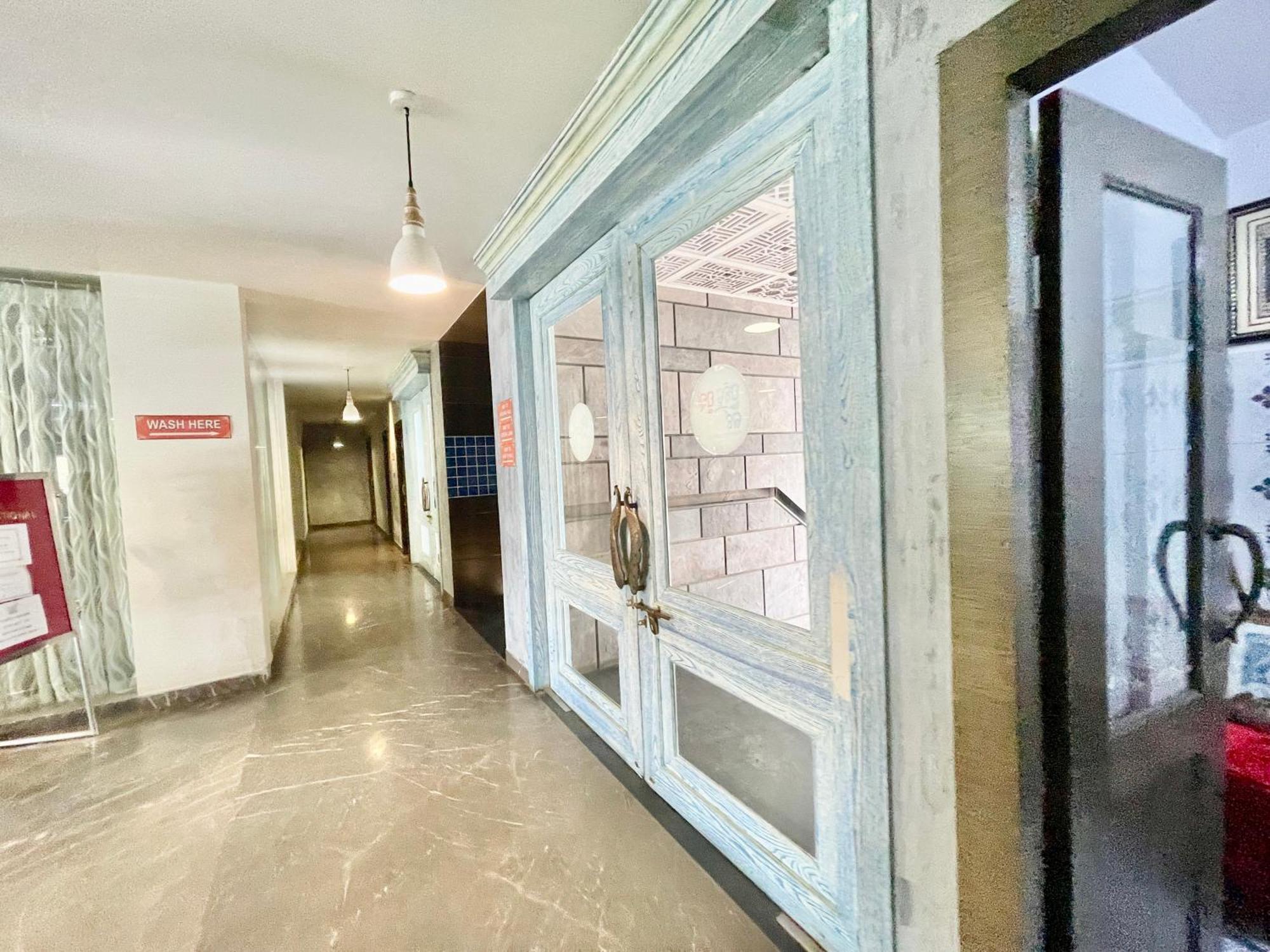 Hotel V-I Near Sea , Puri Private-Park -Gym-Spa Fully-Airconditioned-Hotel Lift-And-Parking-Facilities Breakfast-Included Экстерьер фото