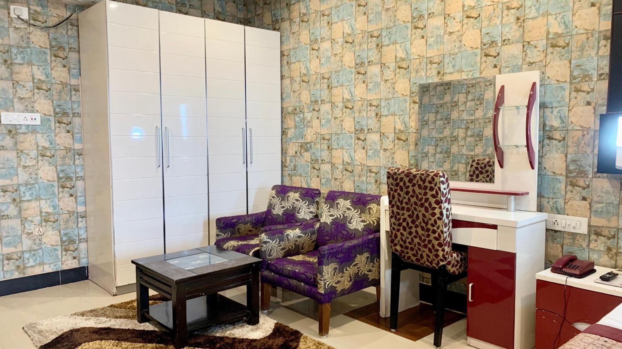 Hotel V-I Near Sea , Puri Private-Park -Gym-Spa Fully-Airconditioned-Hotel Lift-And-Parking-Facilities Breakfast-Included Экстерьер фото