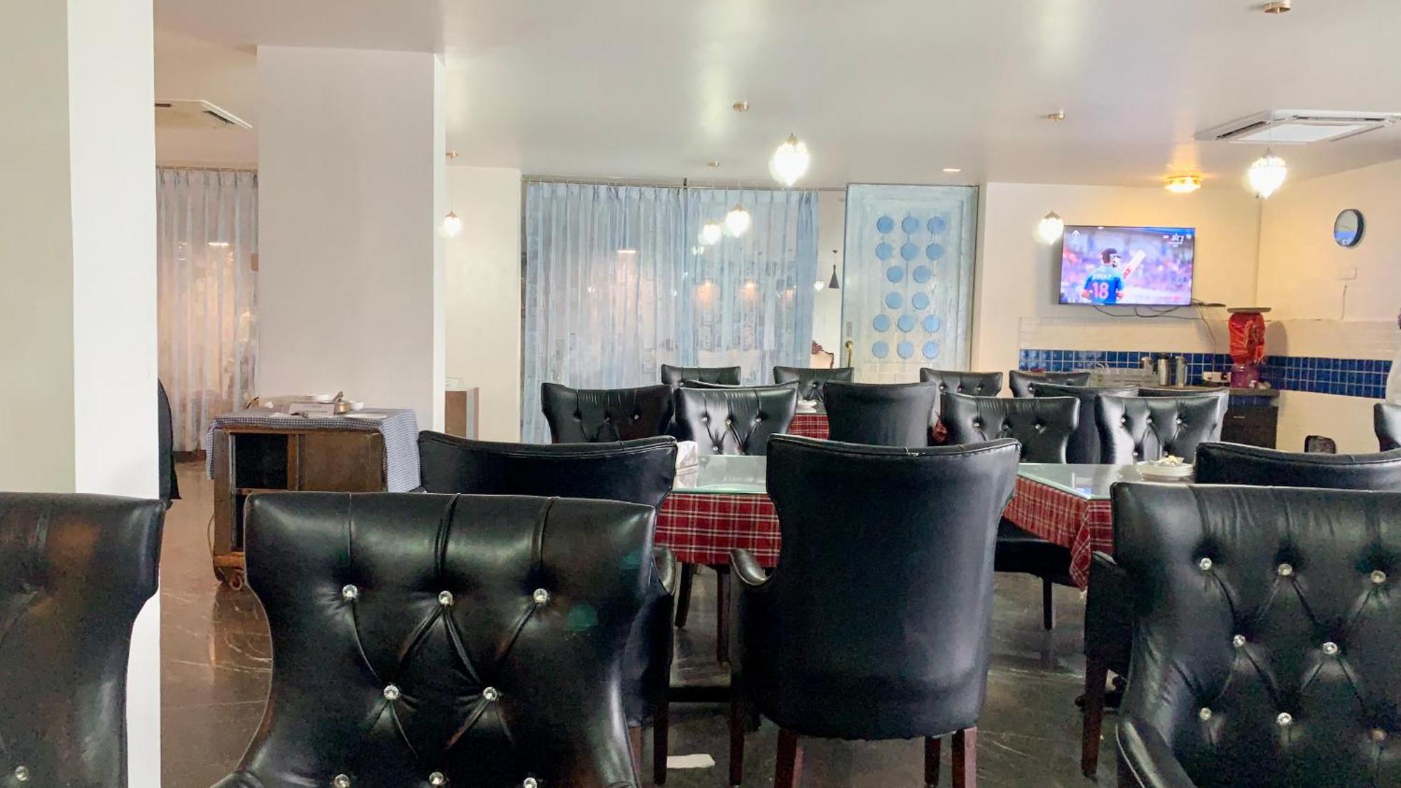 Hotel V-I Near Sea , Puri Private-Park -Gym-Spa Fully-Airconditioned-Hotel Lift-And-Parking-Facilities Breakfast-Included Экстерьер фото